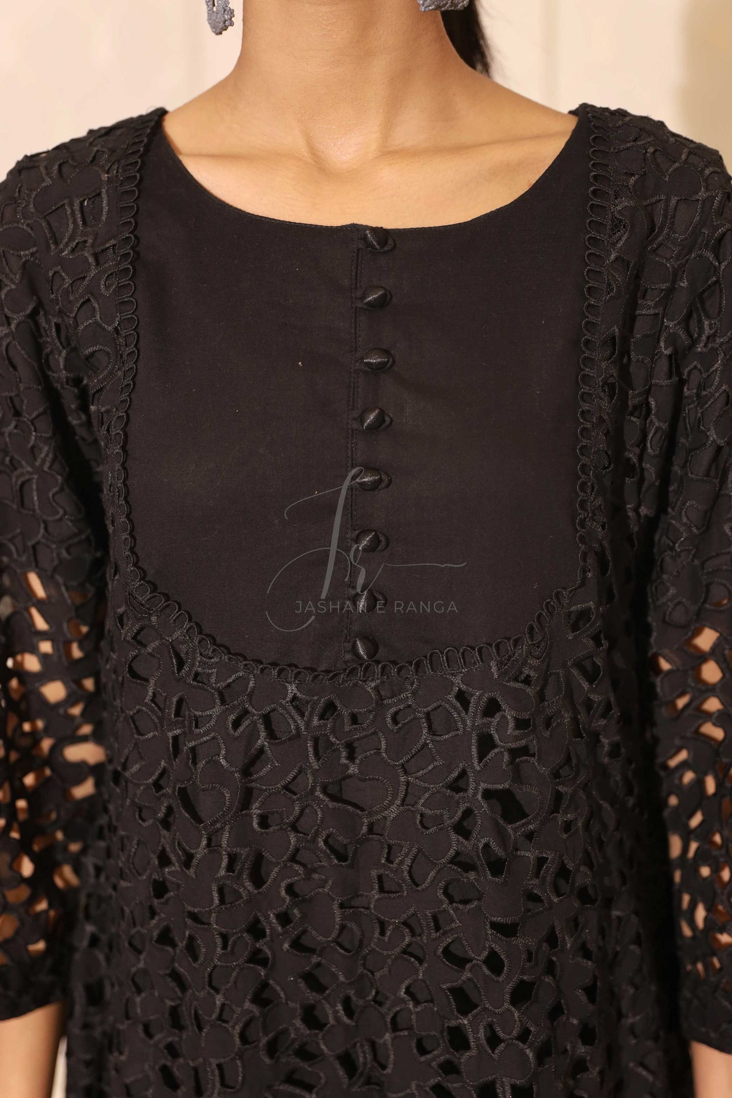 Black nest (2-piece ready to wear)