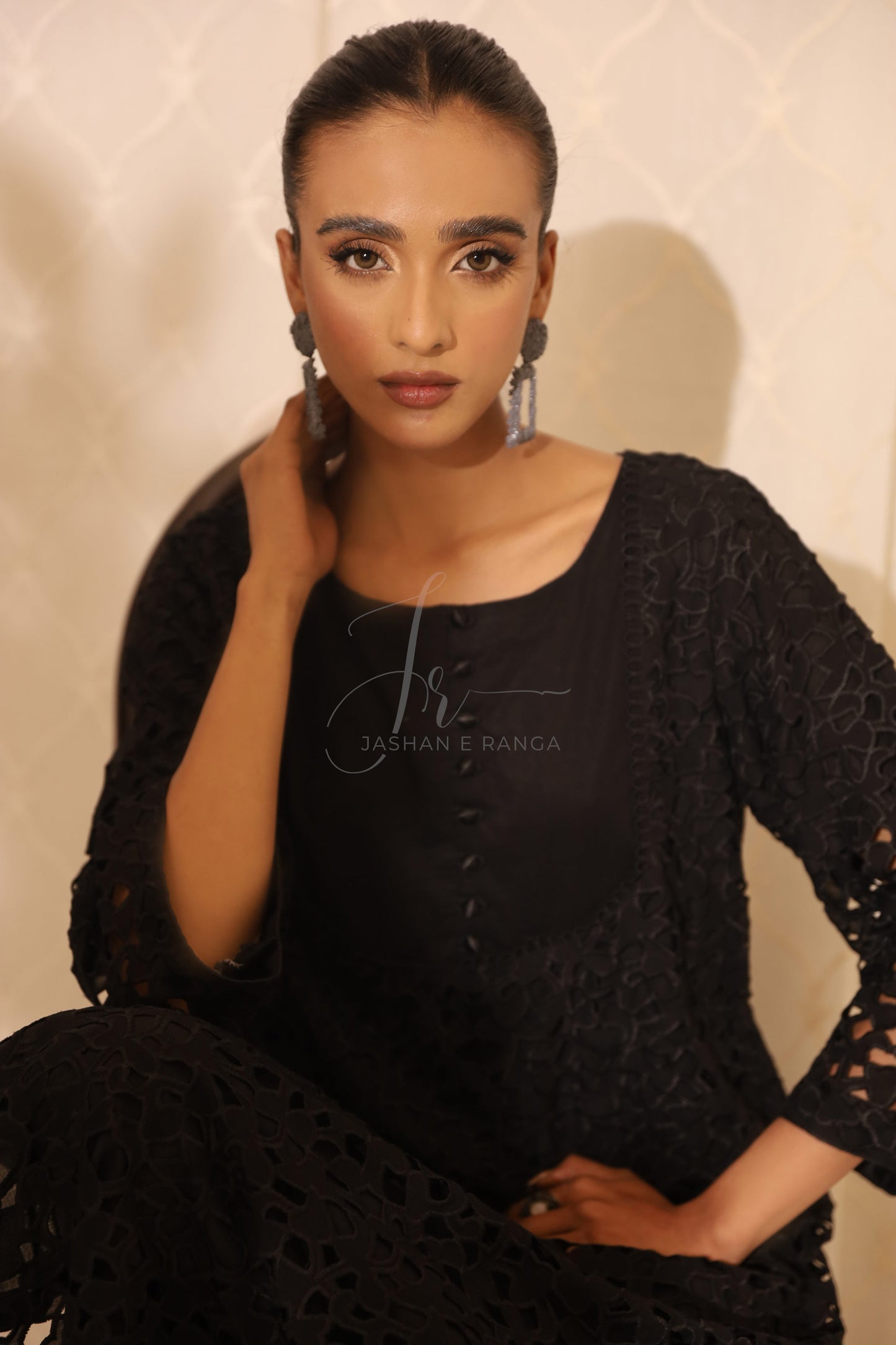 Black nest (2-piece ready to wear)