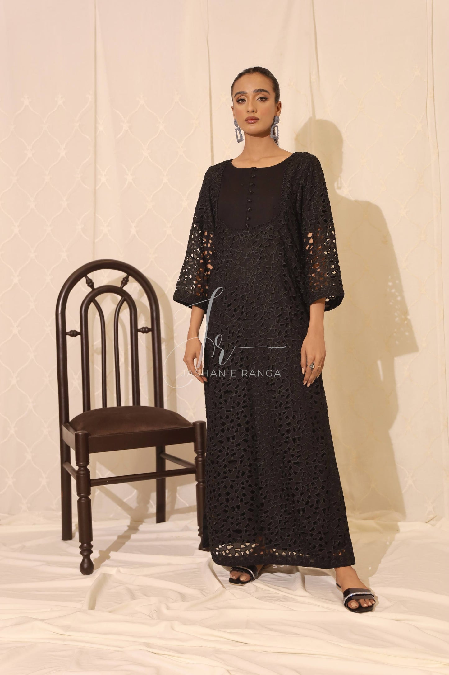 Black nest (2-piece ready to wear)