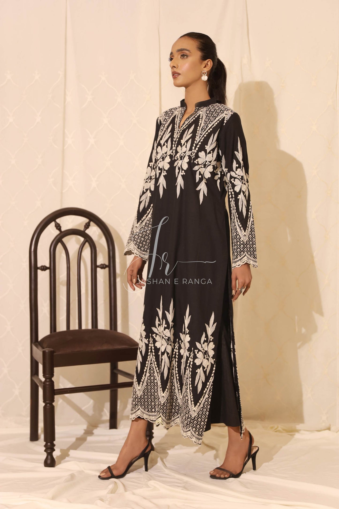 Black Bunch ( 2 piece ready to wear )