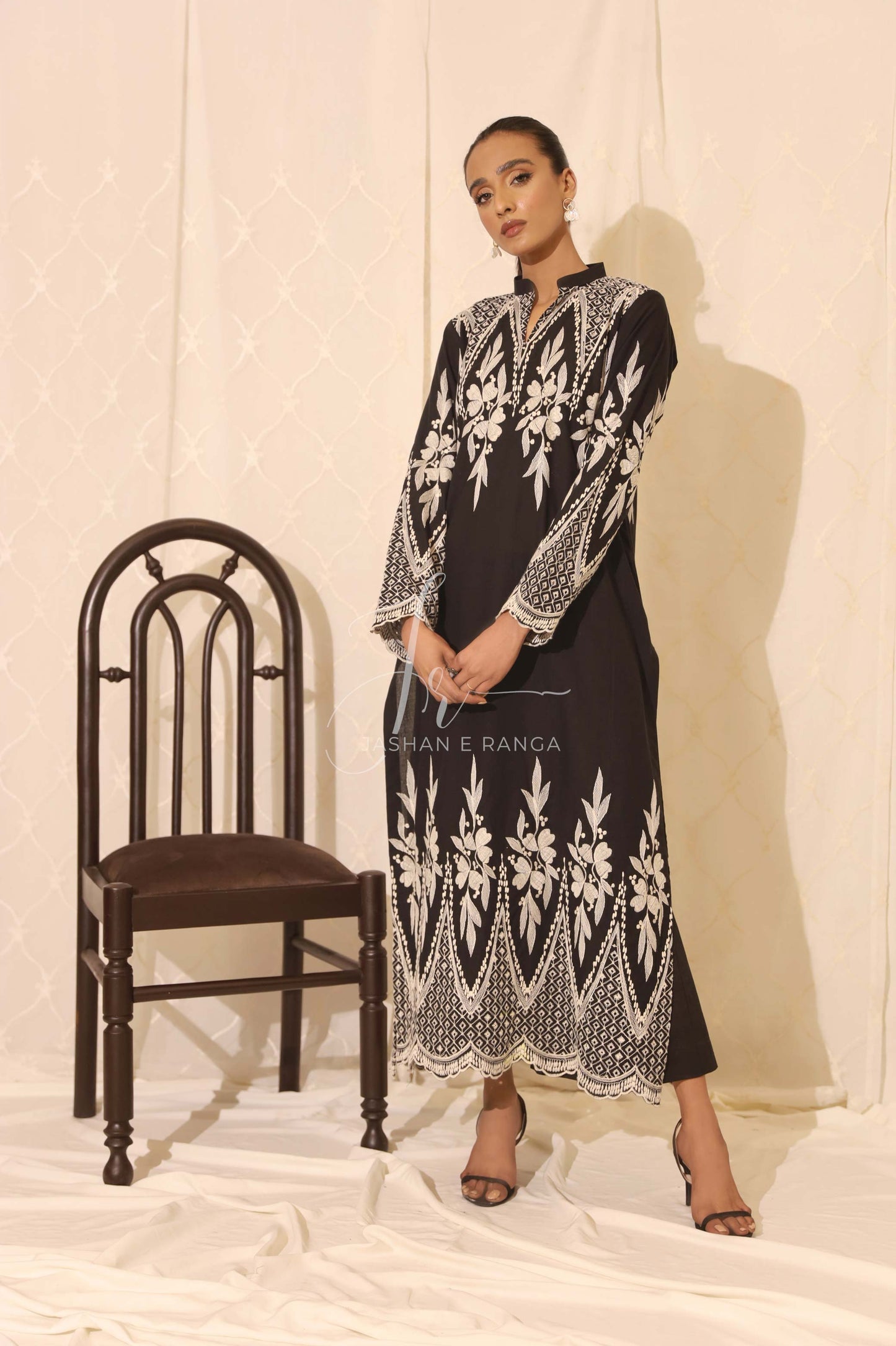 Black Bunch ( 2 piece ready to wear )