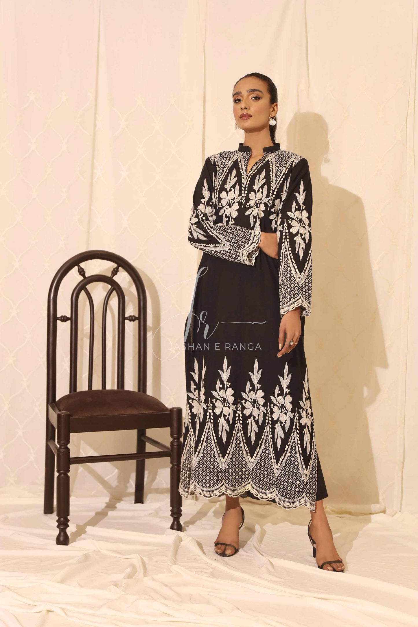 Black Bunch ( 2 piece ready to wear )