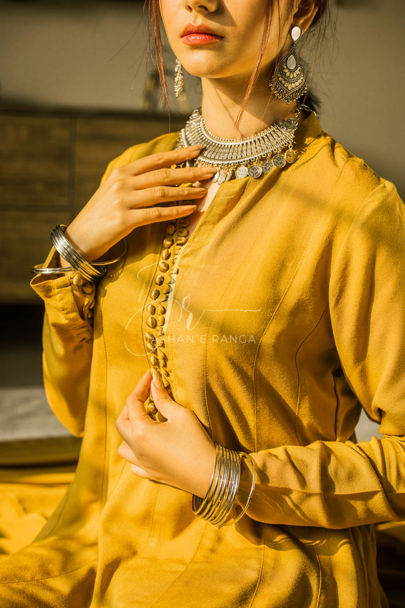 Flare Me Mustard Lawn